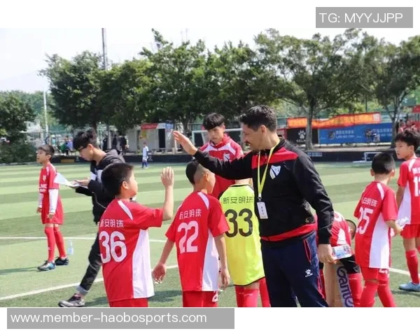 番禺明珠足球俱乐部携手青少年培养足球人才助力地方体育发展